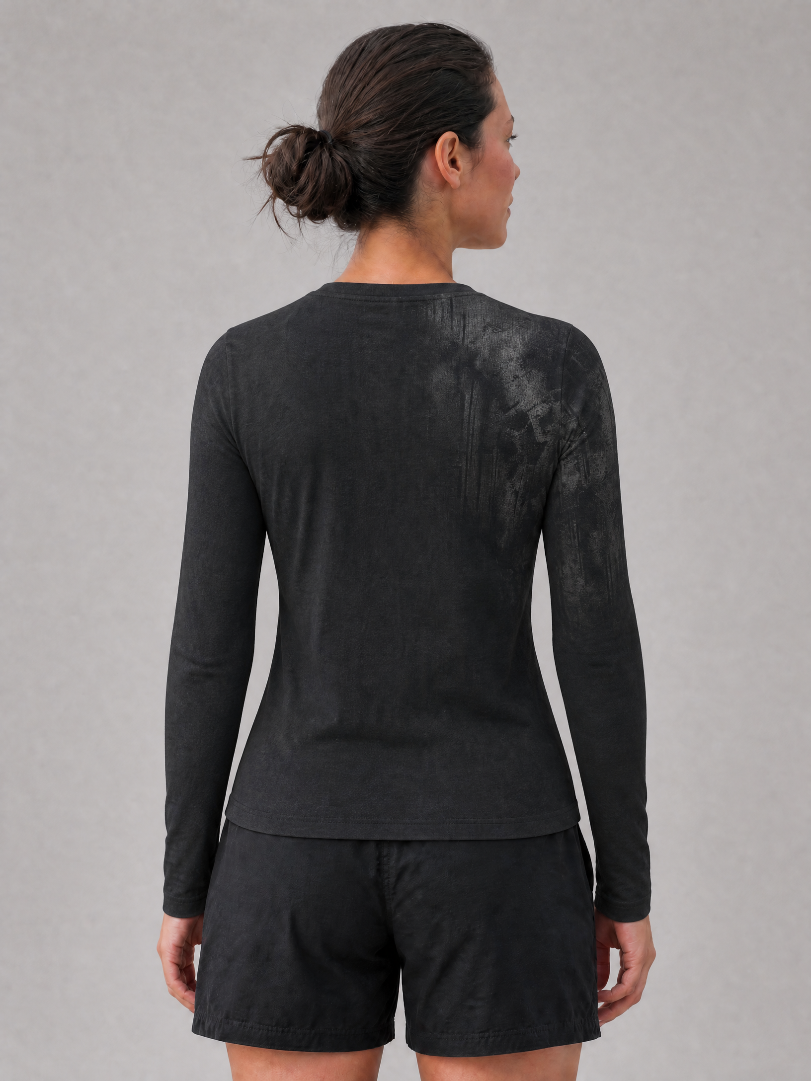 KROWN Damen Langarmshirt | Kohleschleier — Winter 2027